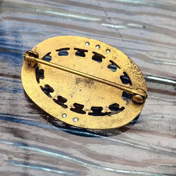 VTG 60s PJA Southwest Stewardess Gold Tone Pin Brooch Enamel Pearl Airplane Fly - Picture 2 of 4